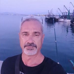 headshot of white guy in his thirties